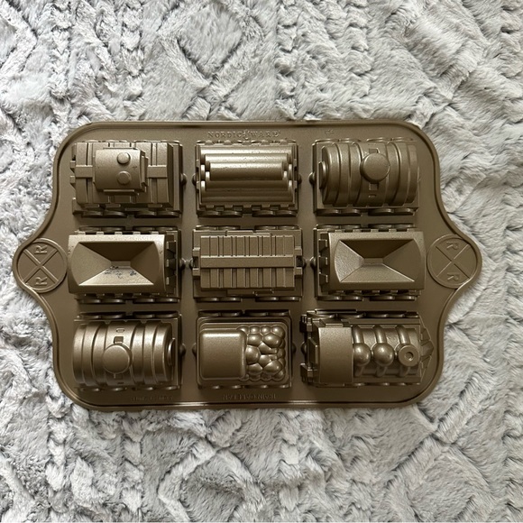 Nordic Ware Train Cake Pan - Picture 2 of 7